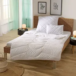Traumschlaf Nature Merino Schurwolldecke medium, Füllung: 100% Schurwolle 200x200 cm - weiß