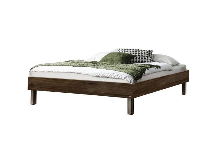 Hasena Bett Sassari Nussbaum geölt Massivholz 200 x 200 cm