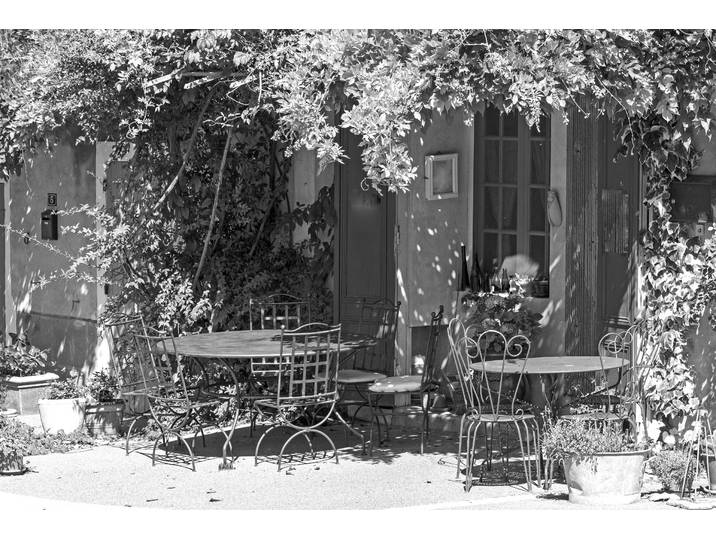 Papermoon Gebäude Schwarz & Weiss