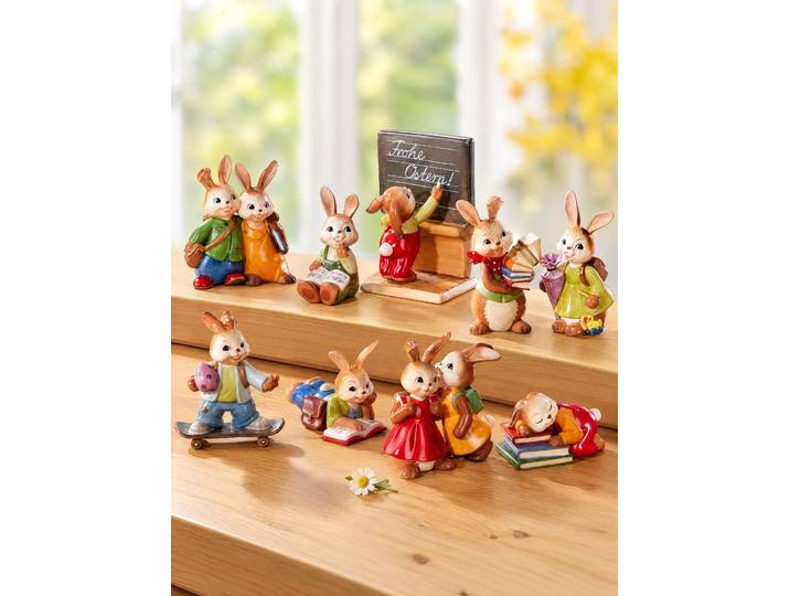 Handgefertigte Hasenschule aus dem Hause Goebel, Hase mit Alphabet