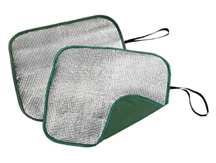 Maximex Thermositzkissen 2er Set, isolierende Thermo-Sitzkissen für unterwegs, perfekter Begleiter für Unterwegs, schützt vor Feuchtigkeit & Kälte, auf Taschenformat zusammenfaltbar, je 35 x 35 cm
