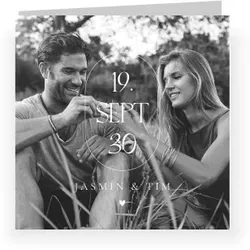 Save The Date Karte: Klassische Typo mit Foto