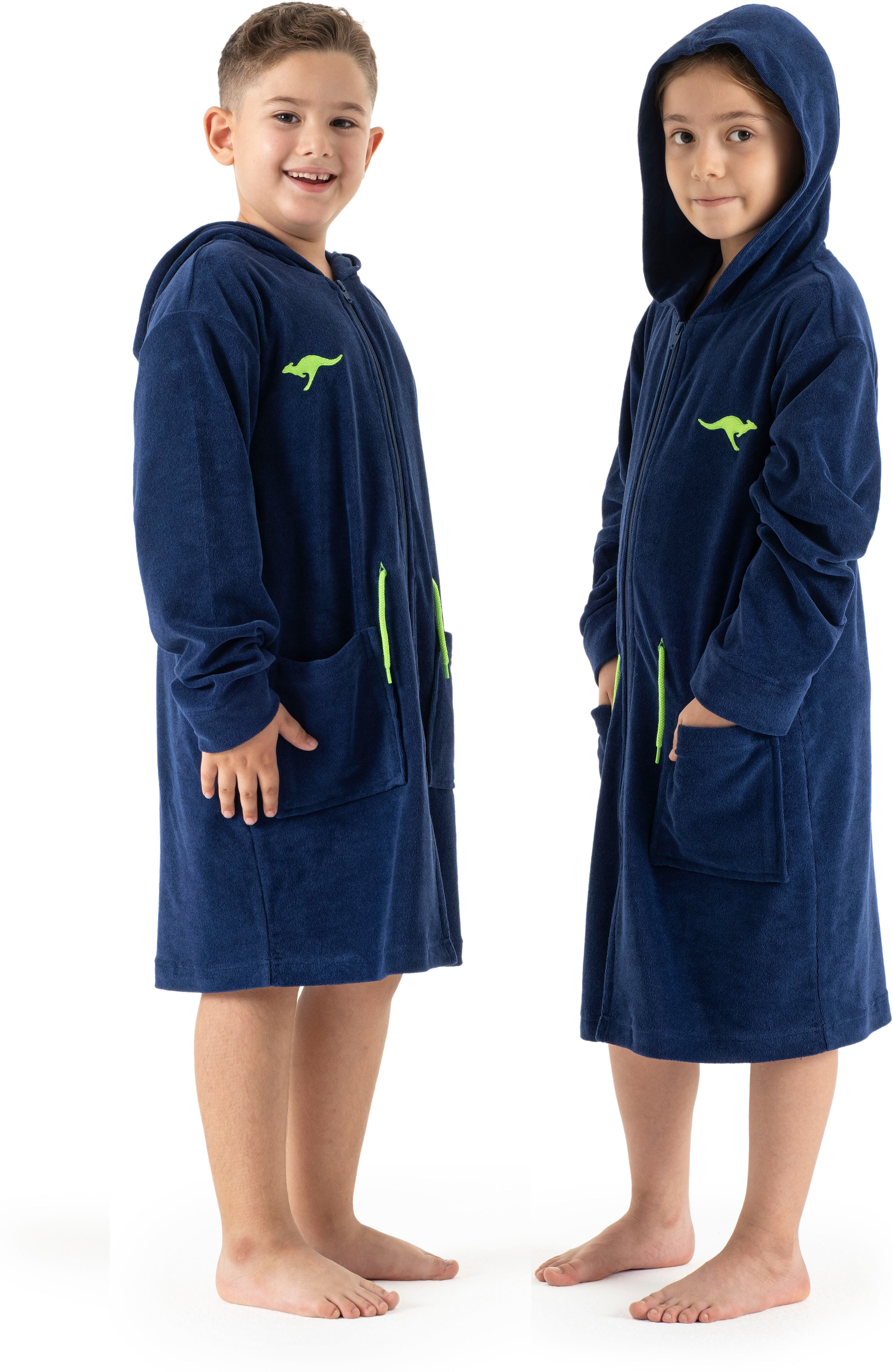 Kinderbademantel KANGAROOS "Kira, Ideal für Zuhause, Schwimmbad oder im Urlaub" Gr. 104, blau, 104, Leichtfrottier, Hausmäntel, Kinderbademantel, modernen, sportliches Design, leuchtenden Akzenten blau 104