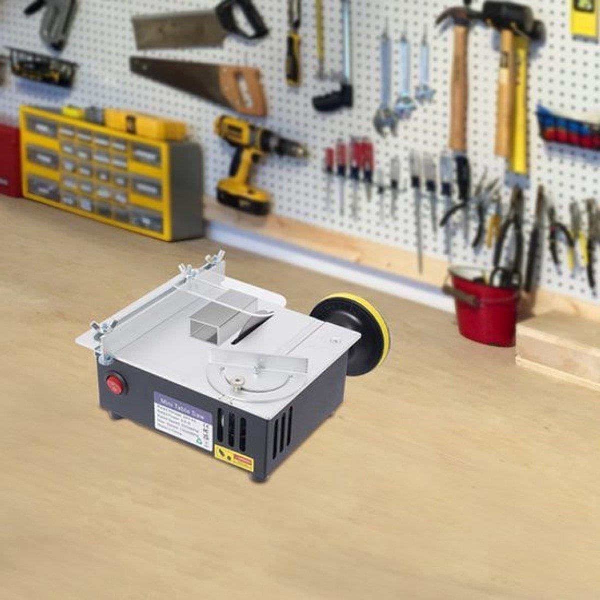 Selius Mini tafelzaag met krachtige motor en compact aluminium design voor precisiewerk
