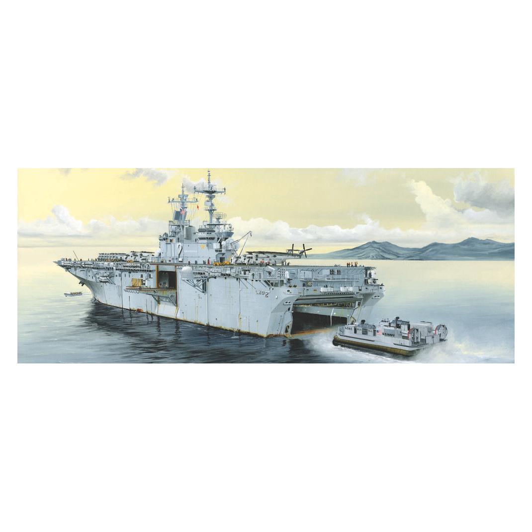 Hobby Boss USS Essex LHD-2 (83403)