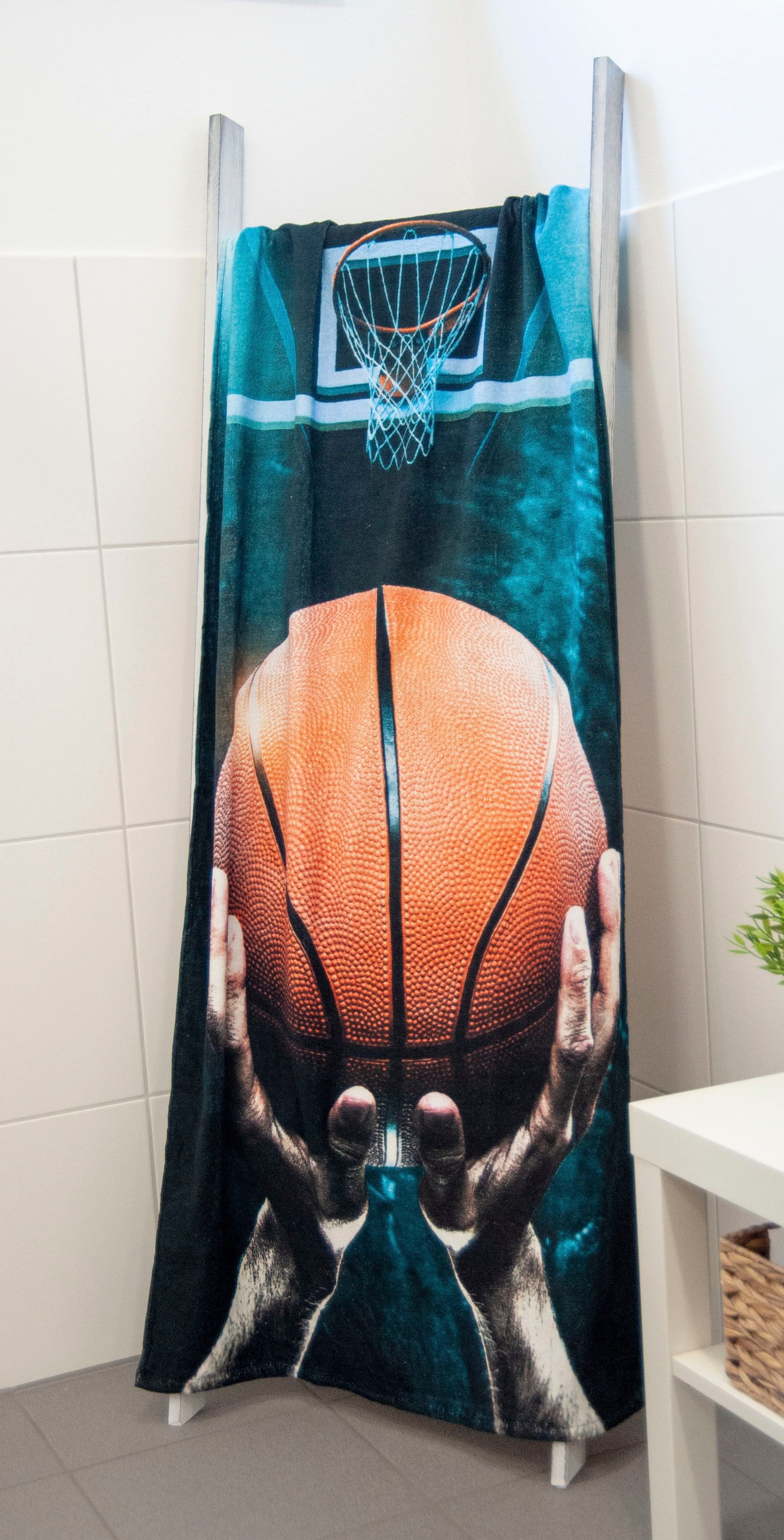 Badetuch "Basketball", bunt, B:75cm L:150cm, Velours, Obermaterial: 100% Baumwolle, HERDING YOUNG COLLECTION, Handtücher, Badetuch, hochfarbig bedruckt bunt B/L: 75cmx150cm, 1 Stk., Basketball, Velours