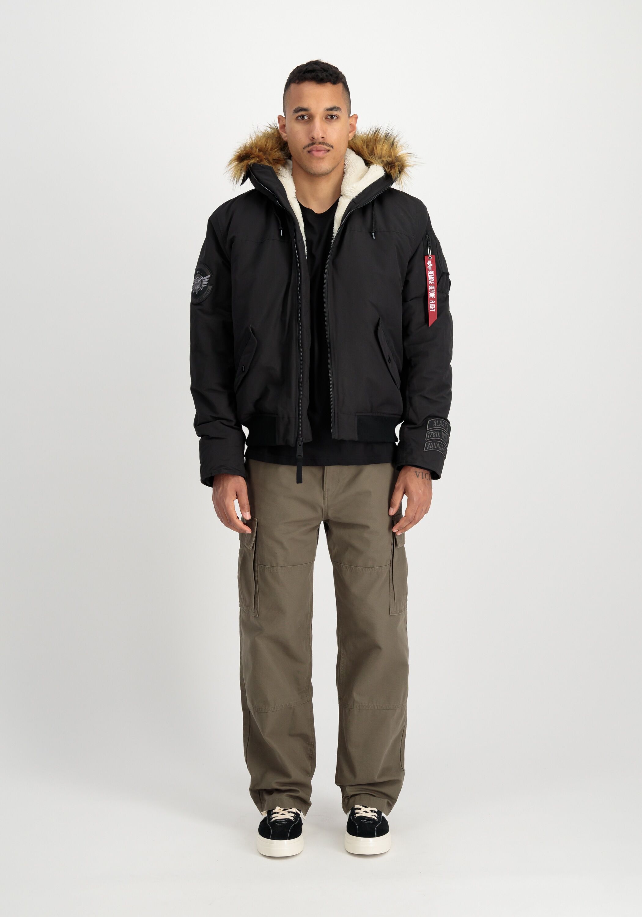 Winterjacke ALPHA INDUSTRIES "Arctic Guardians Jacket", Herren, Gr. M, schwarz, Obermaterial: 65% Baumwolle, 35% Nylon, Jacken Winterjacke schwarz M