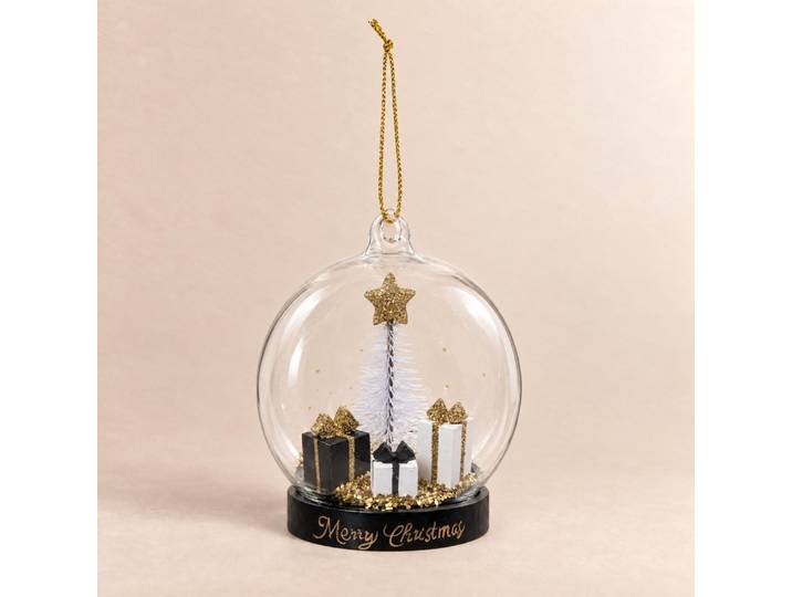 Weihnachtskugel aus durchsichtigem Glas, weiß-goldener Weihnachtsbaum und Geschenke