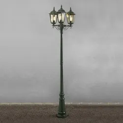 Grüne Mastleuchte 3-köpfig aus Aluminium, klares Glas