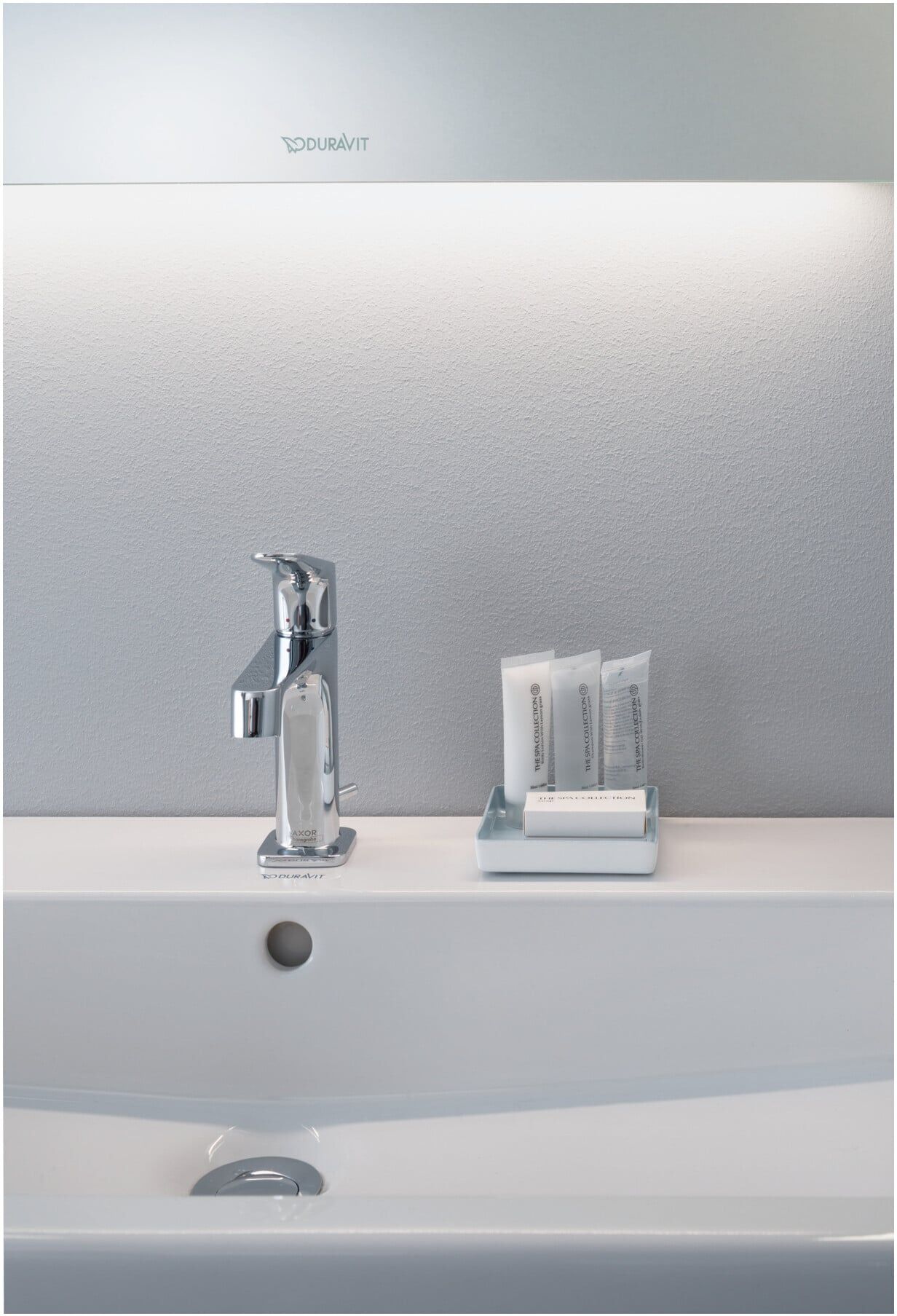 Duravit Lichtspiegel Better 130x70x3,3cm, 61 W, LED, weiß (LM7819000000000)