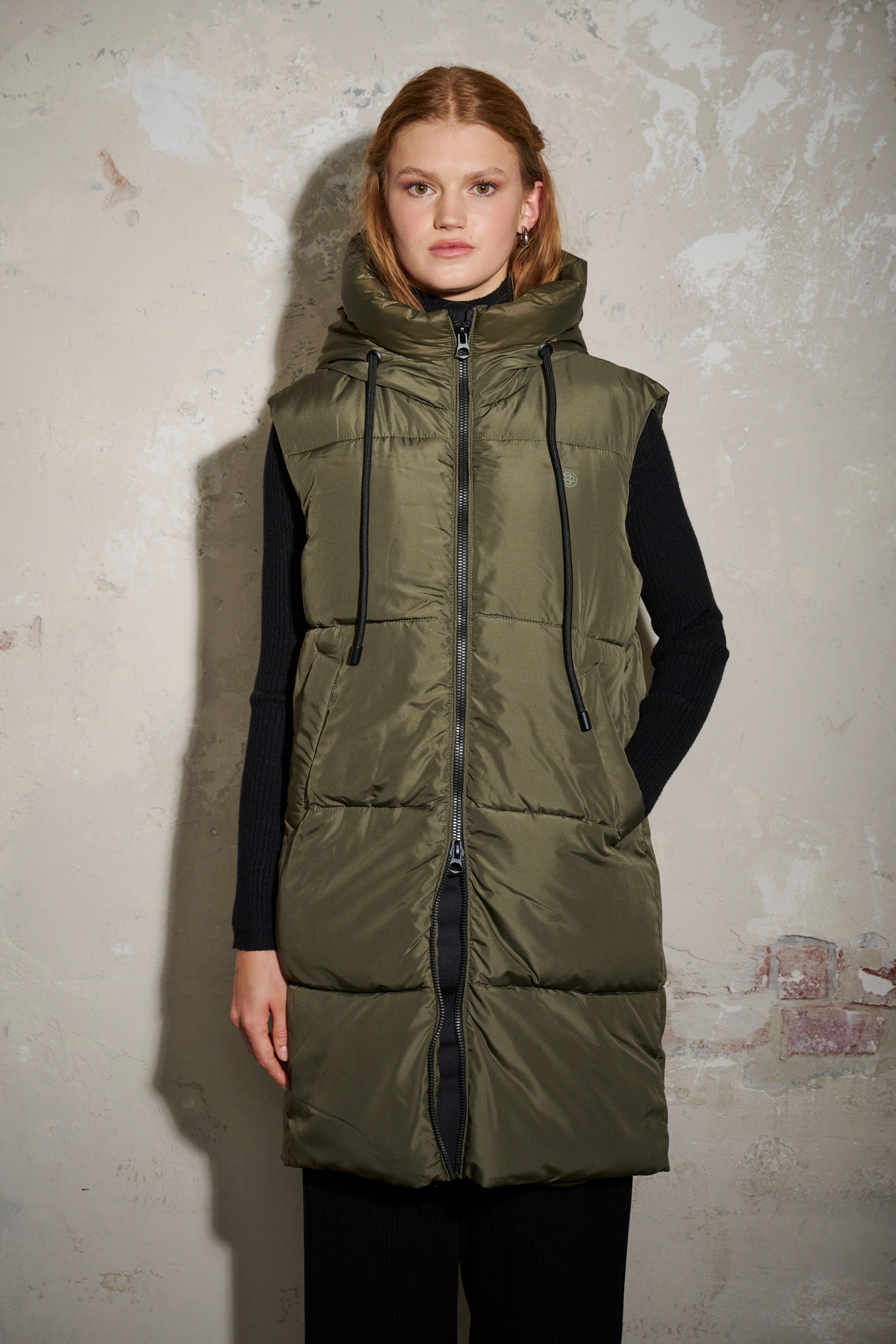 Steppweste HAILY’S "SL P VT Jo44leen", Damen, Gr. M, grün (khaki), Steppware, Obermaterial: 100% Polyester, unifarben, Po-bedeckend, Westen Steppweste khaki M