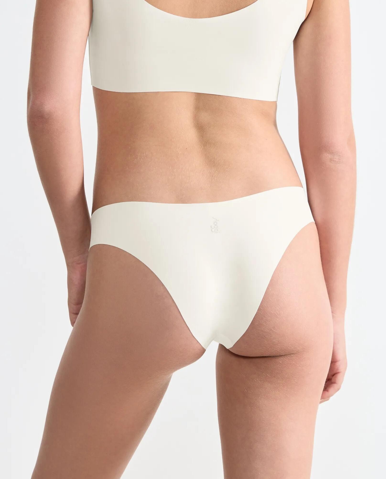 Minislip SLOGGI "GO Daily Cotton", Damen, Gr. XXL, Single Jersey, weiss (silk weiß), Single Jersey, Obermaterial: 95% Baumwolle, 5% Elasthan, unifarben, körpernah, Unterhosen Minislip, flacher Elastikbund, Baumwollmix, bequem, weich silk weiß XXL, Single 