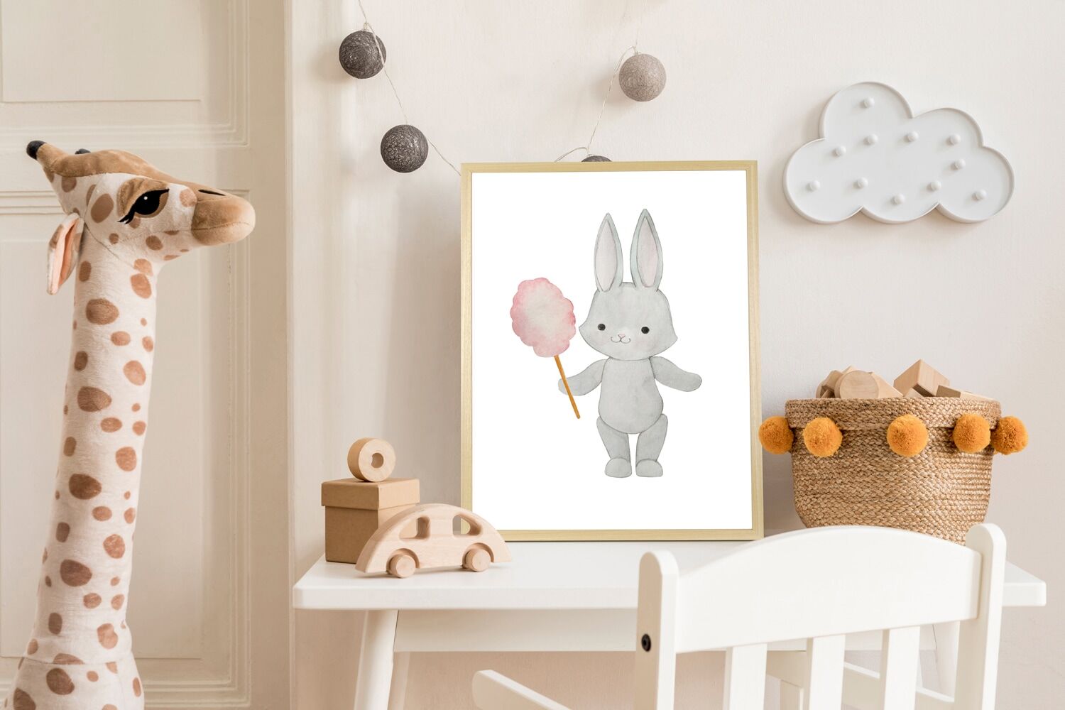 Bild mit Rahmen QUEENCE "Hase mit Zuckerwatte", grau (farbe rahmen: natur, braun, beige, farbe bild(er): grau), B:30cm H:40cm T:1,5cm, Holz, Plexiglas, Bilder, Bild mit Rahmen, HD Premium Posterdruck mit Echtholzrahmen farbe rahmen: natur, braun, beige, f