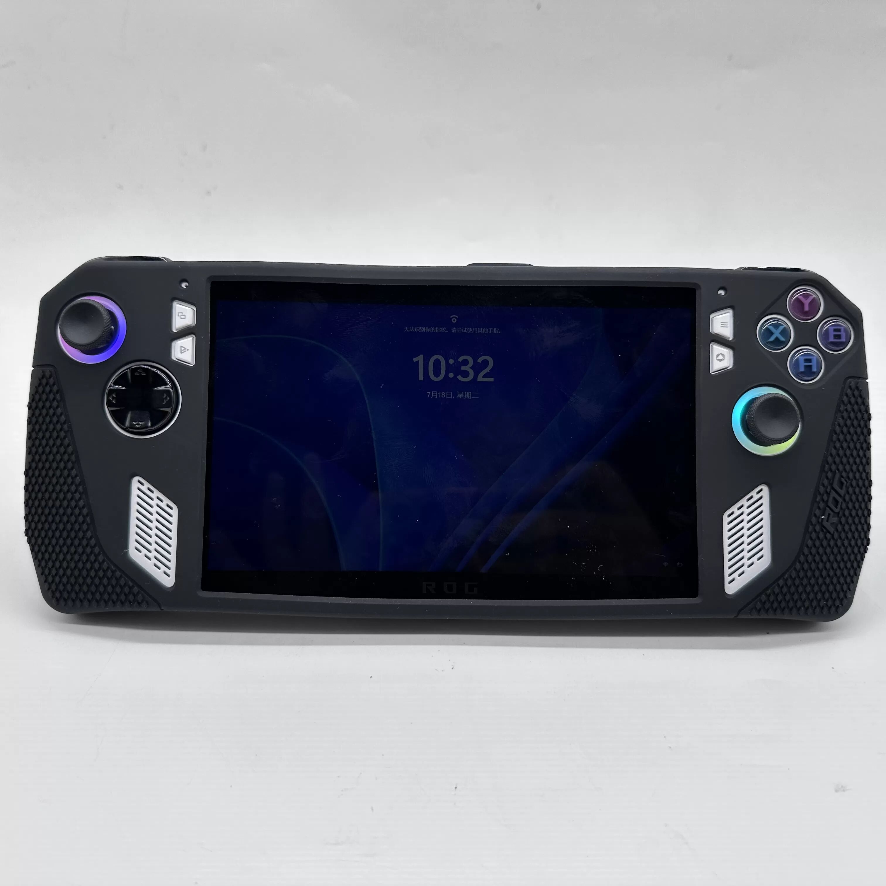 INF Schutzhülle für die ASUS Rog Ally-Spielekonsole mit integriertem Ständer