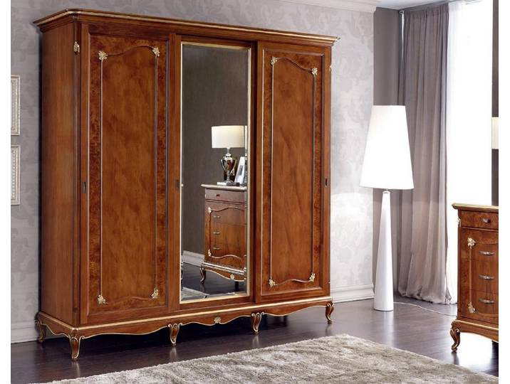 JVmoebel Kleiderschrank Italienischer Holzschrank in Braun mit zeitlosem Design (1-St., Kleiderschrank) Made in Italy