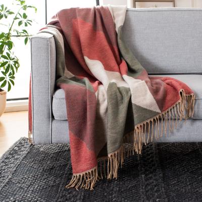 SAFAVIEH Dava 50 x 70 Inch Accent Throw, Farmhouse Sofa or Bed Accent