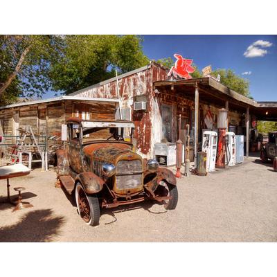 Papermoon "Alte verlassene Tankstelle"