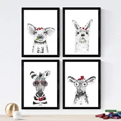 POSTER Set mit 4 „Tiere mit roten Accessoires“ A3 Schwarzer Rahmen