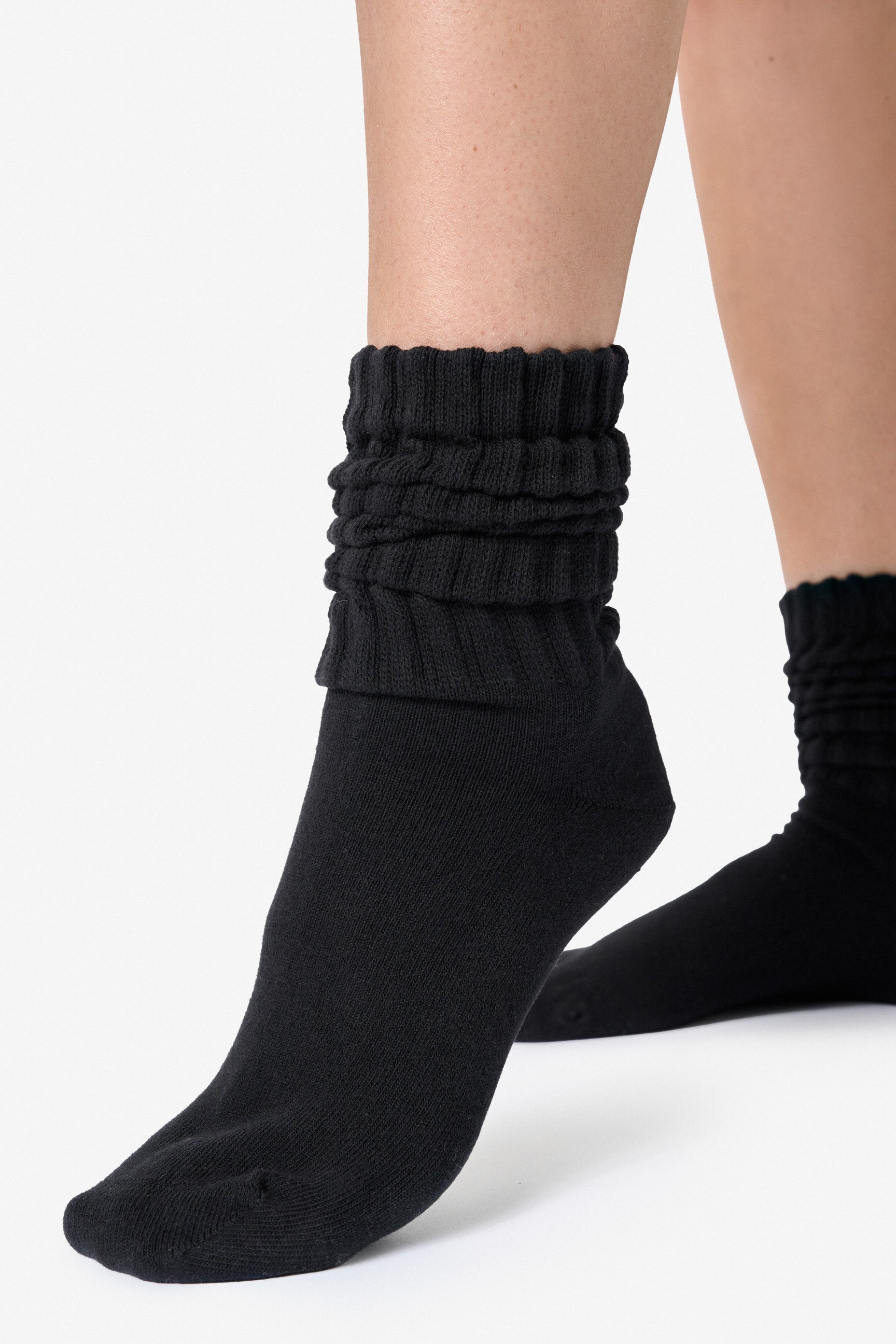 FAMME - Slouchy Socks - Black / 36-38