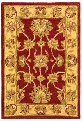 SAFAVIEH Handmade Heritage Chrissy Traditional Oriental Wool Rug