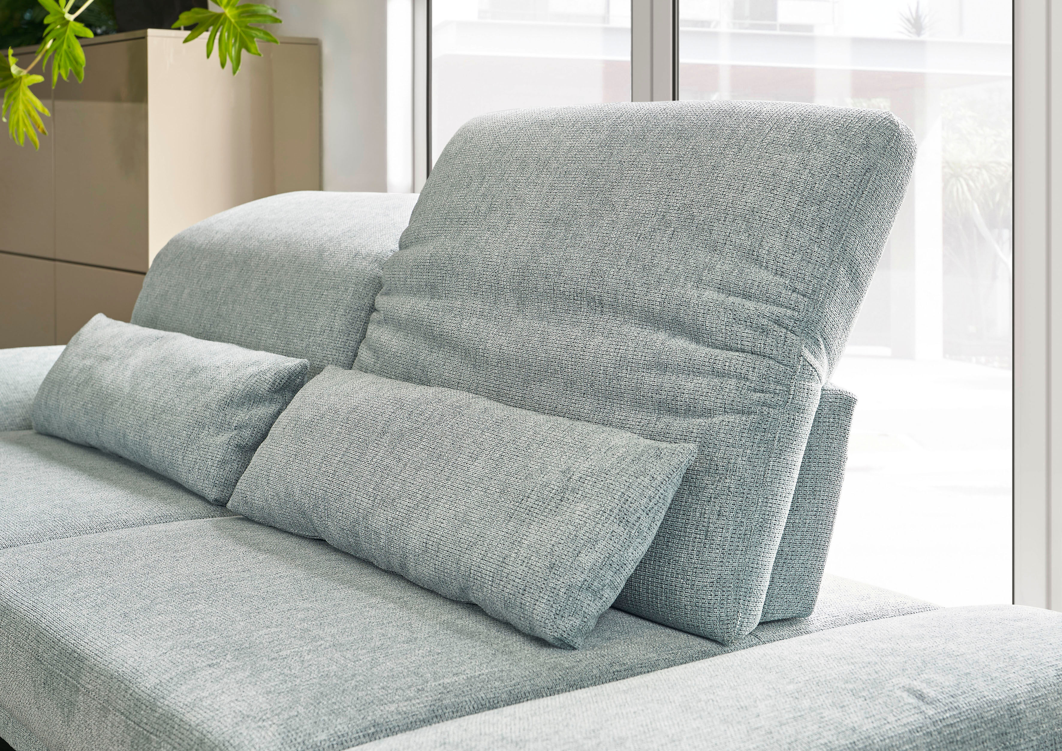 2-Sitzer 3C CANDY "Mallow Designsofa mit Komfortfunktionen, modern und bequem", grün (mint), B:228cm H:83cm T:103cm, 100% Polyester, Sofas, 2-Sitzer, Verstellbare Armlehne und Kopfteil, manuelle Sitztiefenverstellung mint B/H/T: 228cm x 83cm x 103cm, Flac