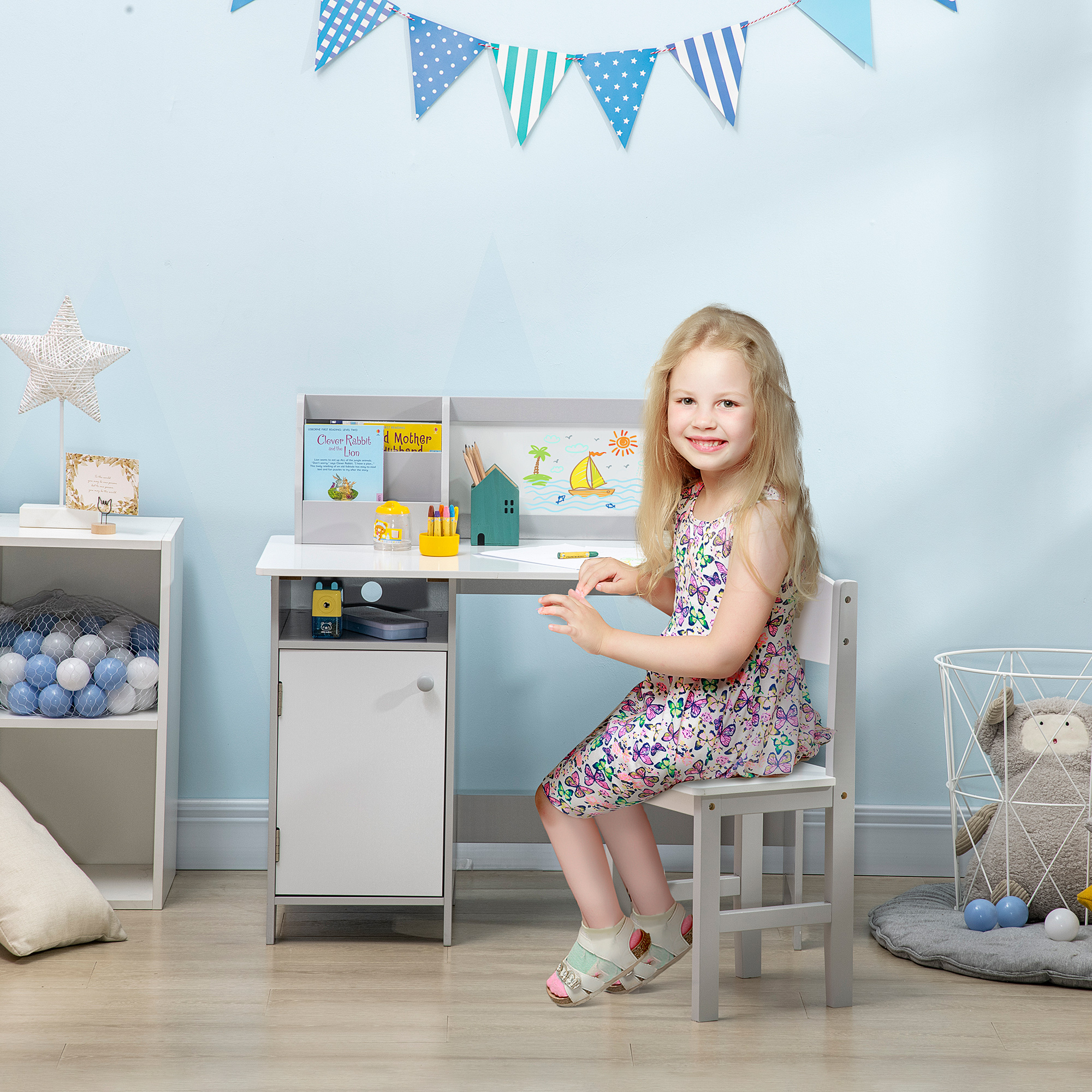 Homcom Set Tavolo e Sedie per Bambini 5+ Anni in Legno con Banco Scuola e Sedia Bianco e Grigio   Aosom Italy