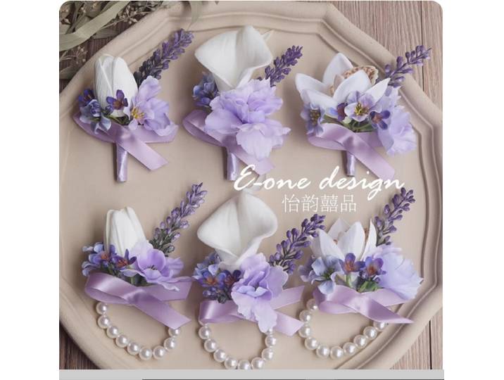 Violet mariage mariée marié père mère demoiselle d'honneur marié frères et sœurs mariage corsage poignet fleur