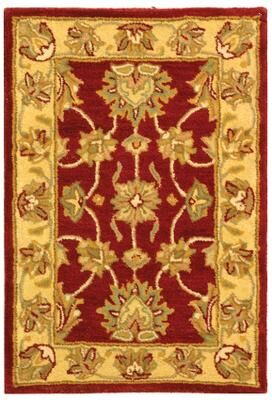 SAFAVIEH Handmade Heritage Chrissy Traditional Oriental Wool Rug