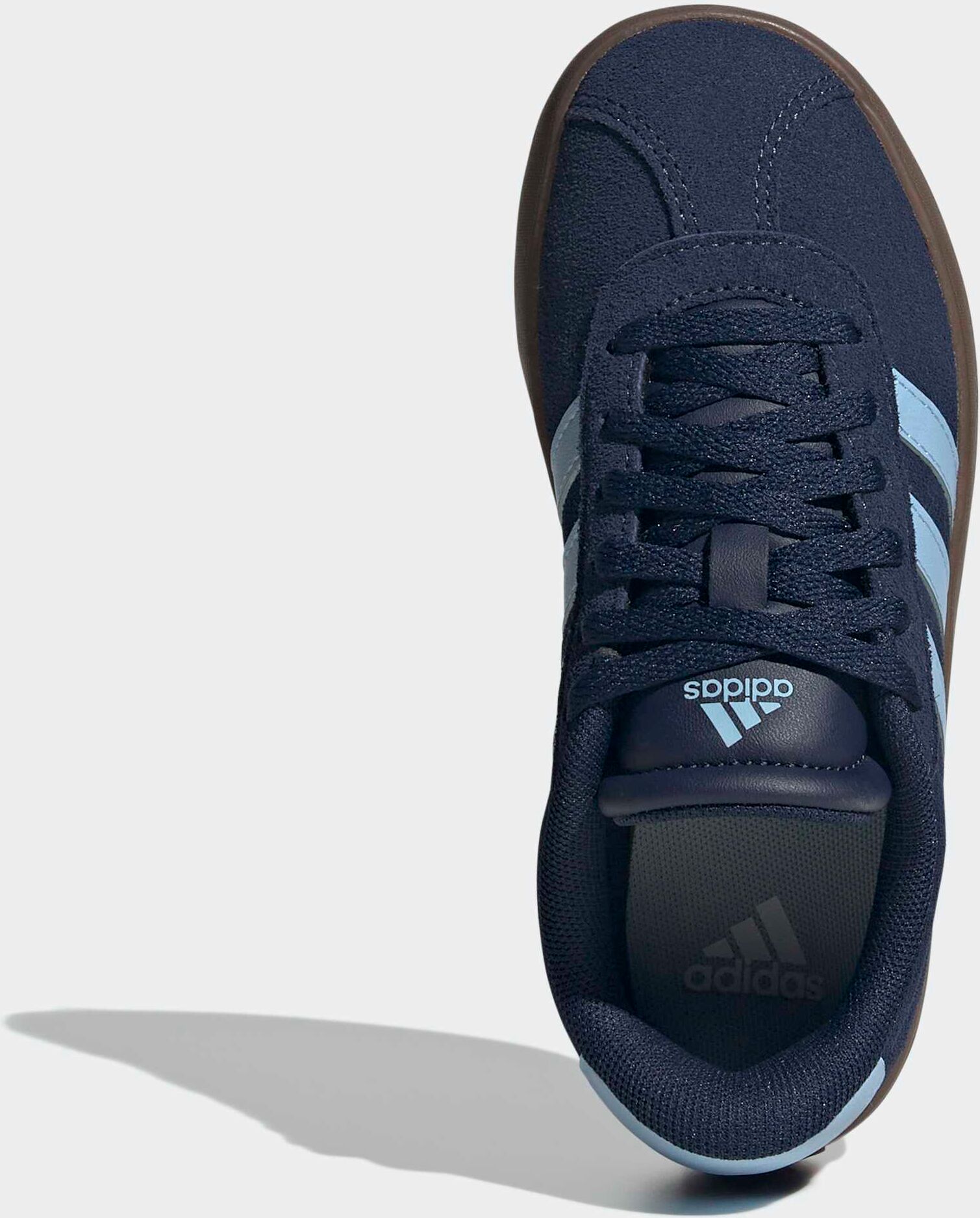 Sportswear "VL COURT 3.0" inspiriert vom Design des adidas Handball Spezial
