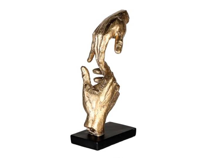 Casablanca Statue Two Hands\, Résine Dorée 29 cm Un geste de soutien chargé de sens. Elle trouve facilement sa place au salon en chambre ou au bureau.