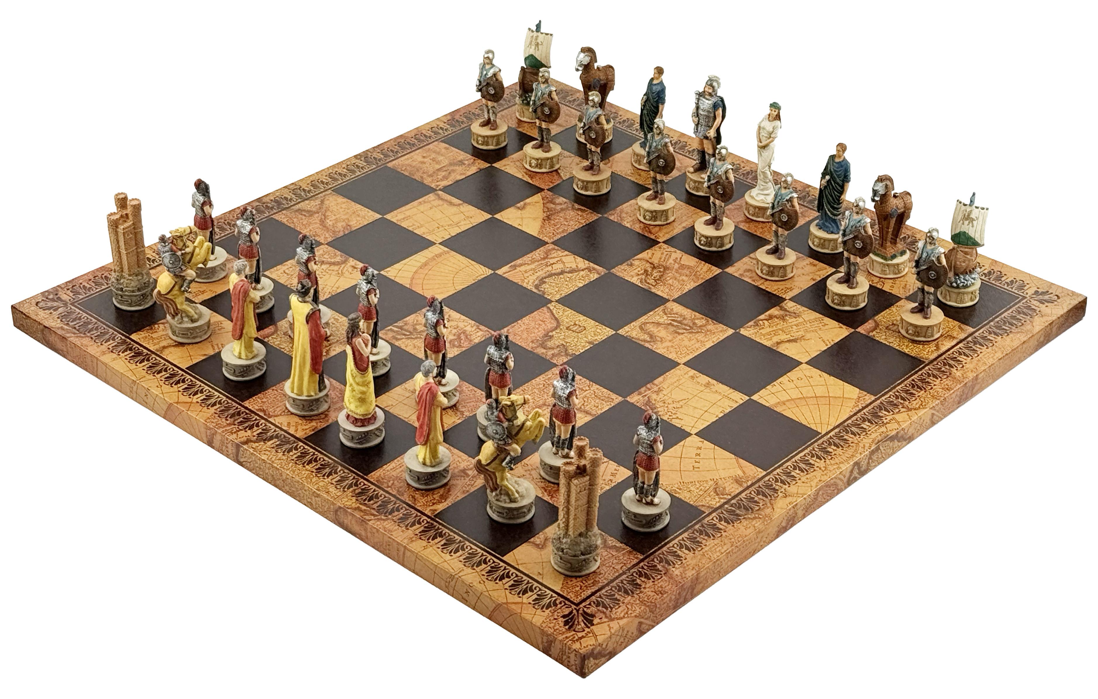 Schachspiel "Trojanischer Krieg", 8 cm Figuren + Schachbrett aus umweltfreundlichem Kunstleder, 45x45 cm, mit antiker Karte