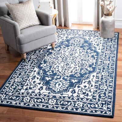 SAFAVIEH Handmade Micro-Loop Terezie Wool Rug