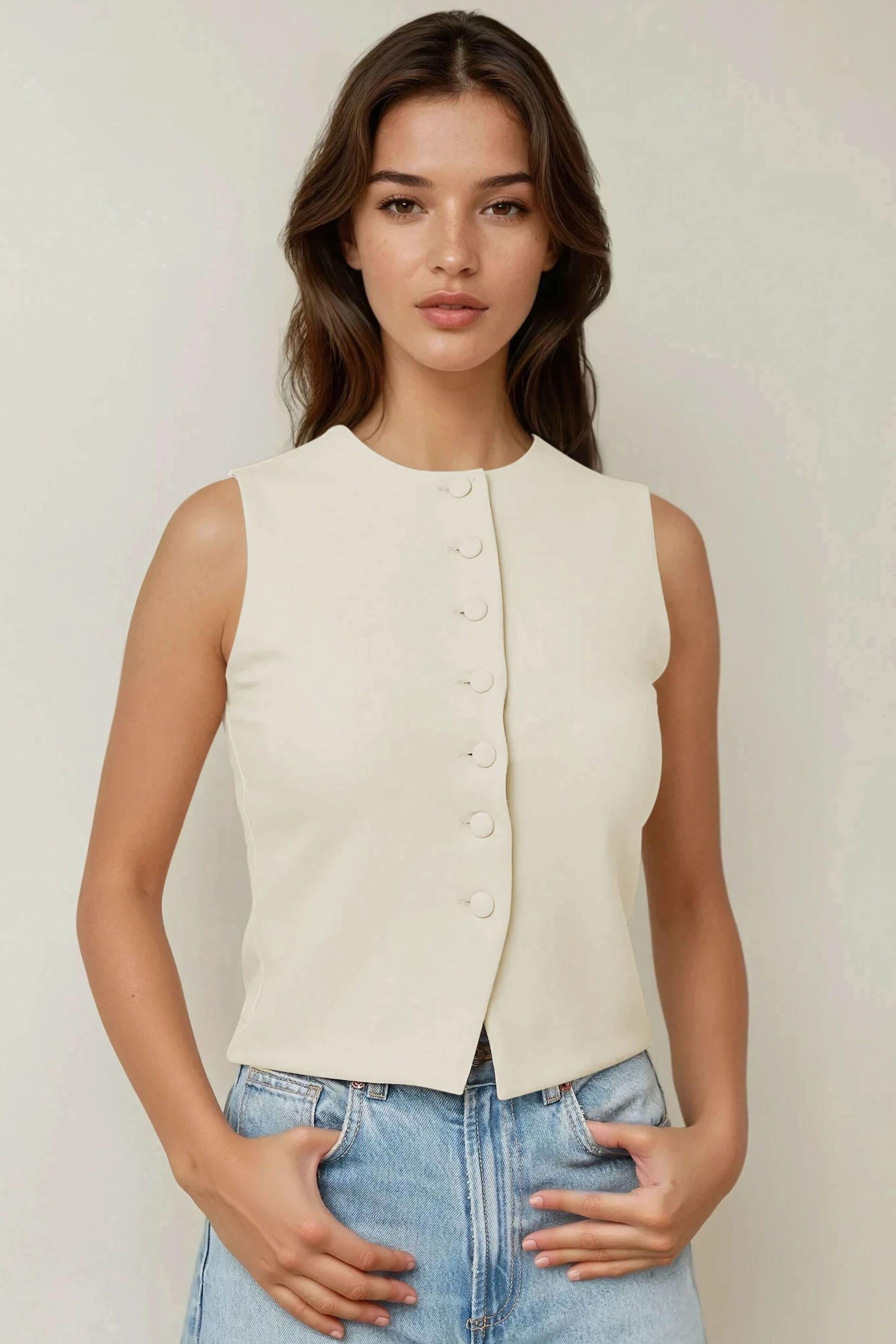 Aansluitende Crew Neck Gilet met Knopen Detail
