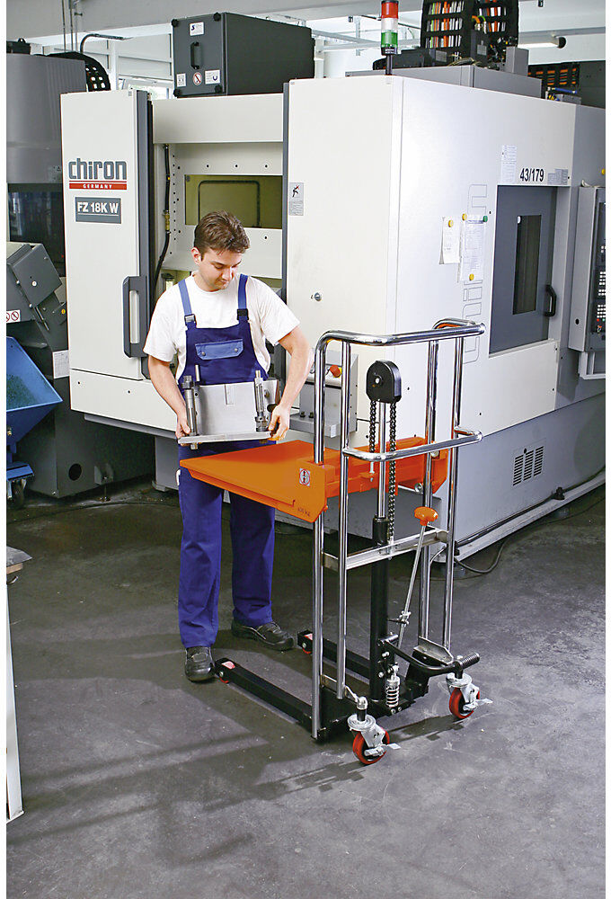 kaiserkraft Plattformlift, fußhydraulisch, Hubbereich 85 - 765 mm