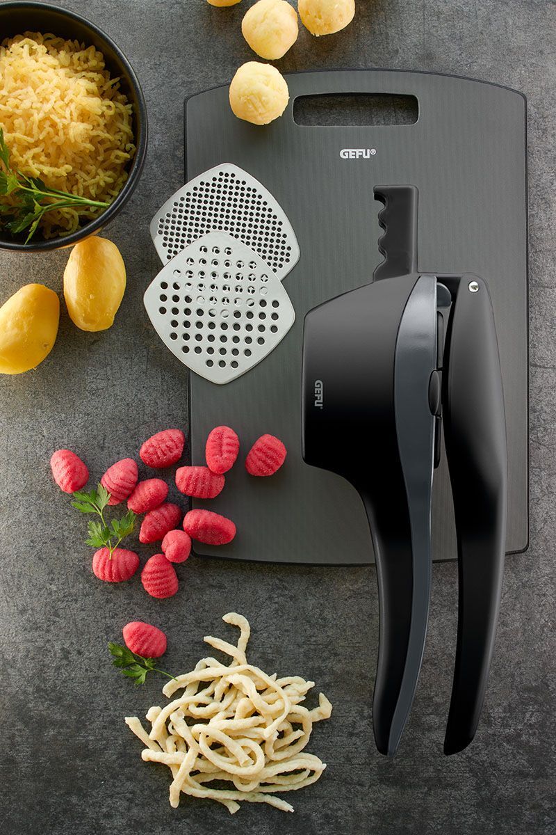 Kartoffelpresse GEFU "PRESCO", schwarz, B:9,9cm L:11,5cm T:33,5cm, Edelstahl, Kunststoff, Küchenpressen, Kartoffelpresse, zum Pressen von Kartoffeln, Obst, für Spaghetti-Eis oder Spätzle