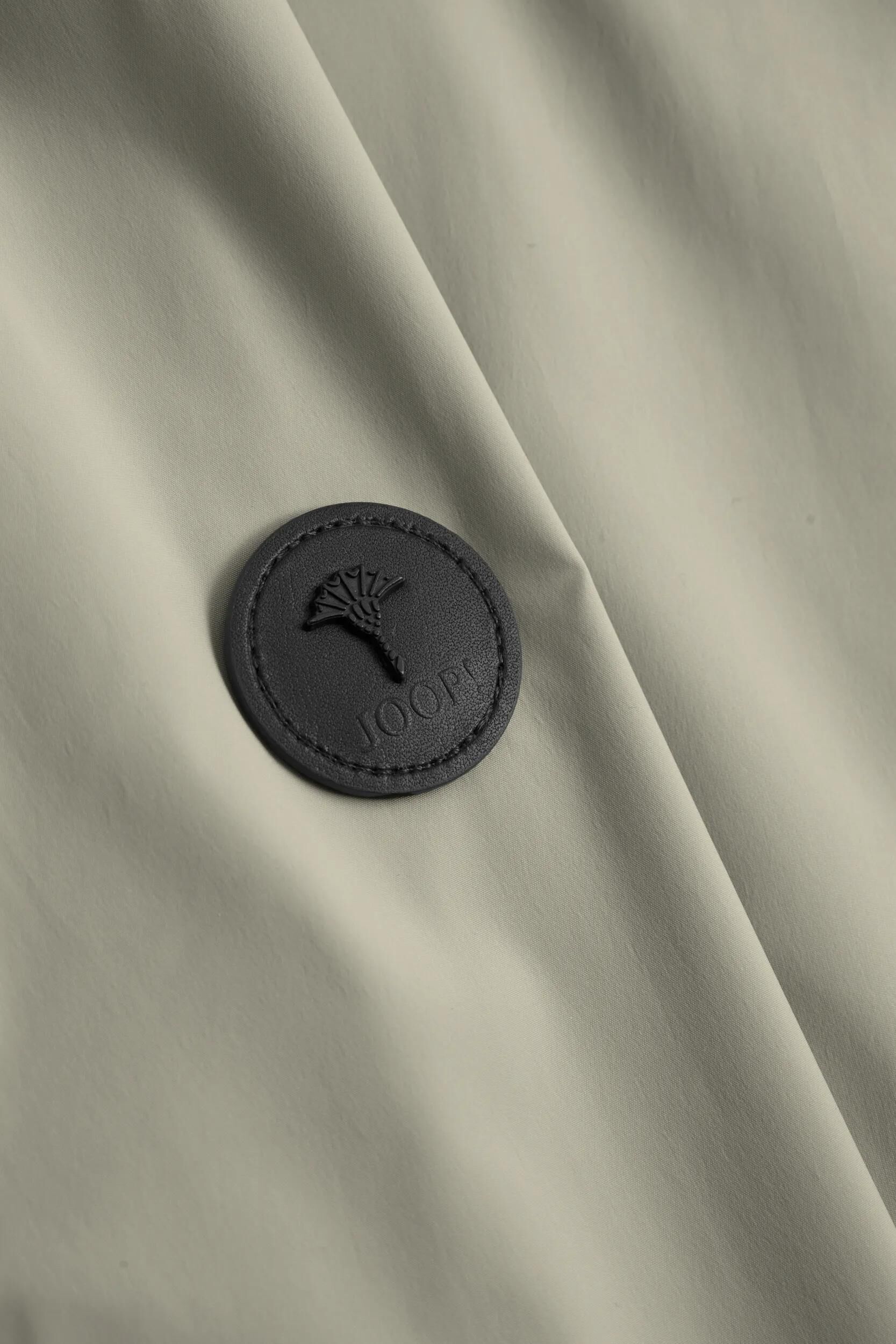 Joop! Blouson JOOP "Vicente", Herren, Gr. 52, beige (khaki), Web, Obermaterial: 100% Polyester, clean, unifarben, regular fit normal, mit Knopf angesetztes Bündchen, Jacken Blouson, Stehkragen mit Druckknöpfen khaki 52
