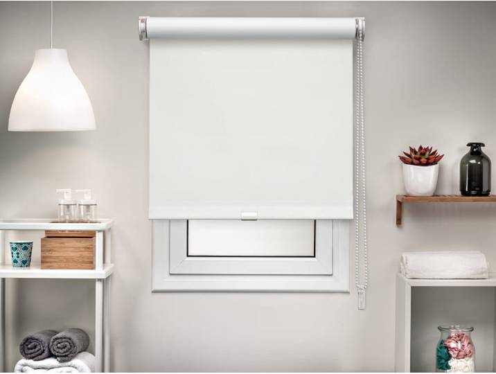 Store enrouleur occultant 90 x 250 blanc