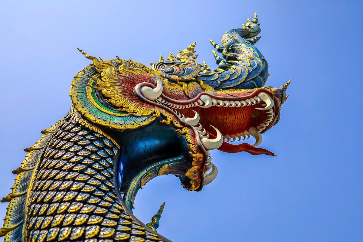 Fototapete PAPERMOON "Chinesische Drachenfigur", bunt, B:4,5m L:2,8m, Vlies, Tapeten, Fototapete bunt B/L: 4,5m x 2,8m, Bahnen: 9 Stk.
