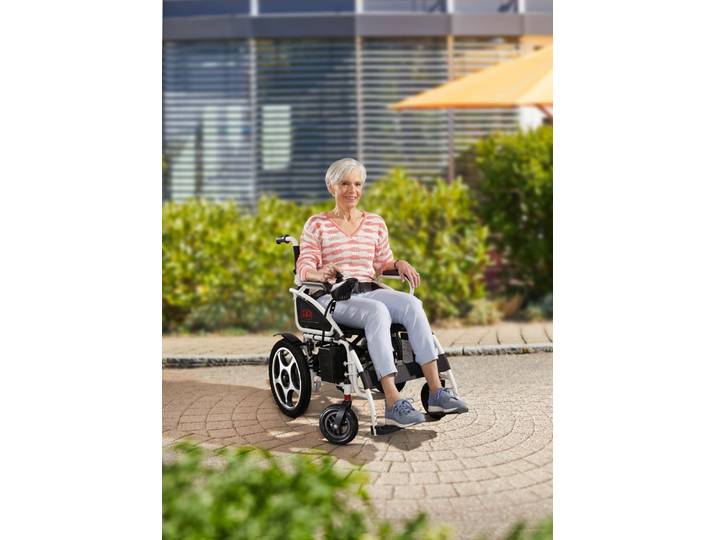 Elektrischer Rollstuhl, Schwarz-Weiss