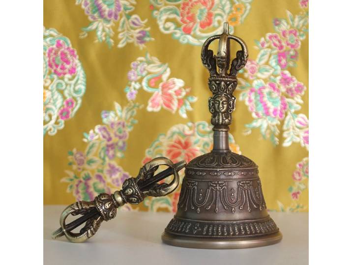Méditation cloche en laiton bouddhisme du Tibet Bronze exorcisme tibétain Dorje Vajra Phurpa cloche Statue népal Dharma pilon son croustillant