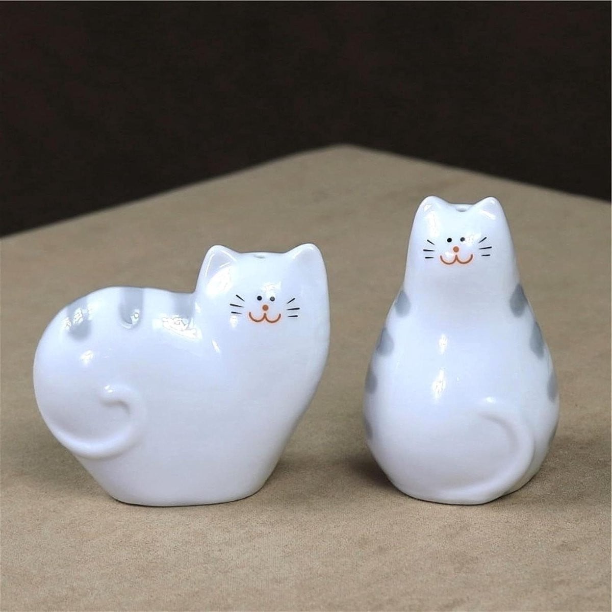Handgemaakte meerkleurige keramische kat beeldjes voor bureau decoratie