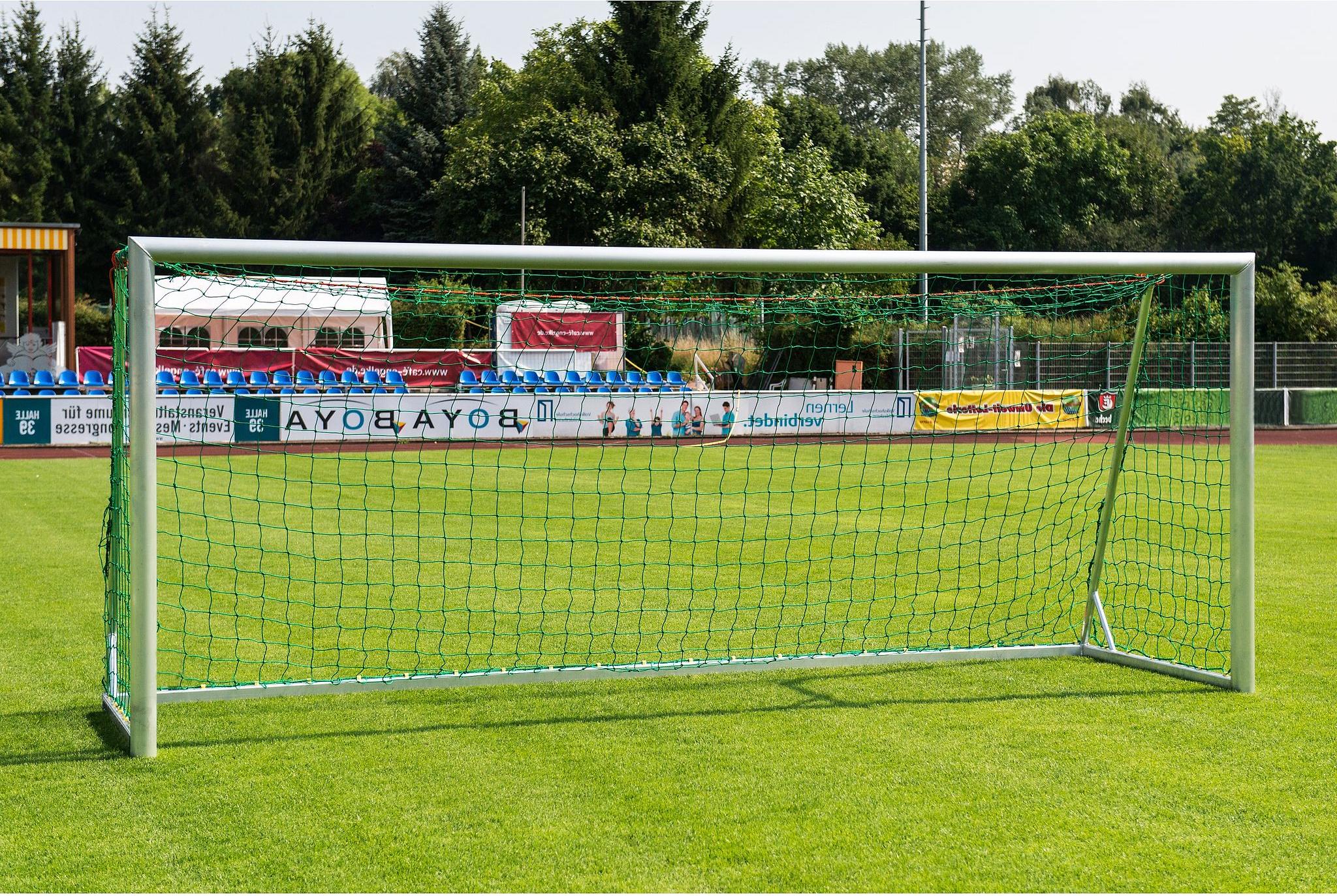 Sport-Thieme Kleinfeld-Fußballtor mit Netzbefestigung SimplyFix, frei stehend, vollverschweißt, 1,50 m