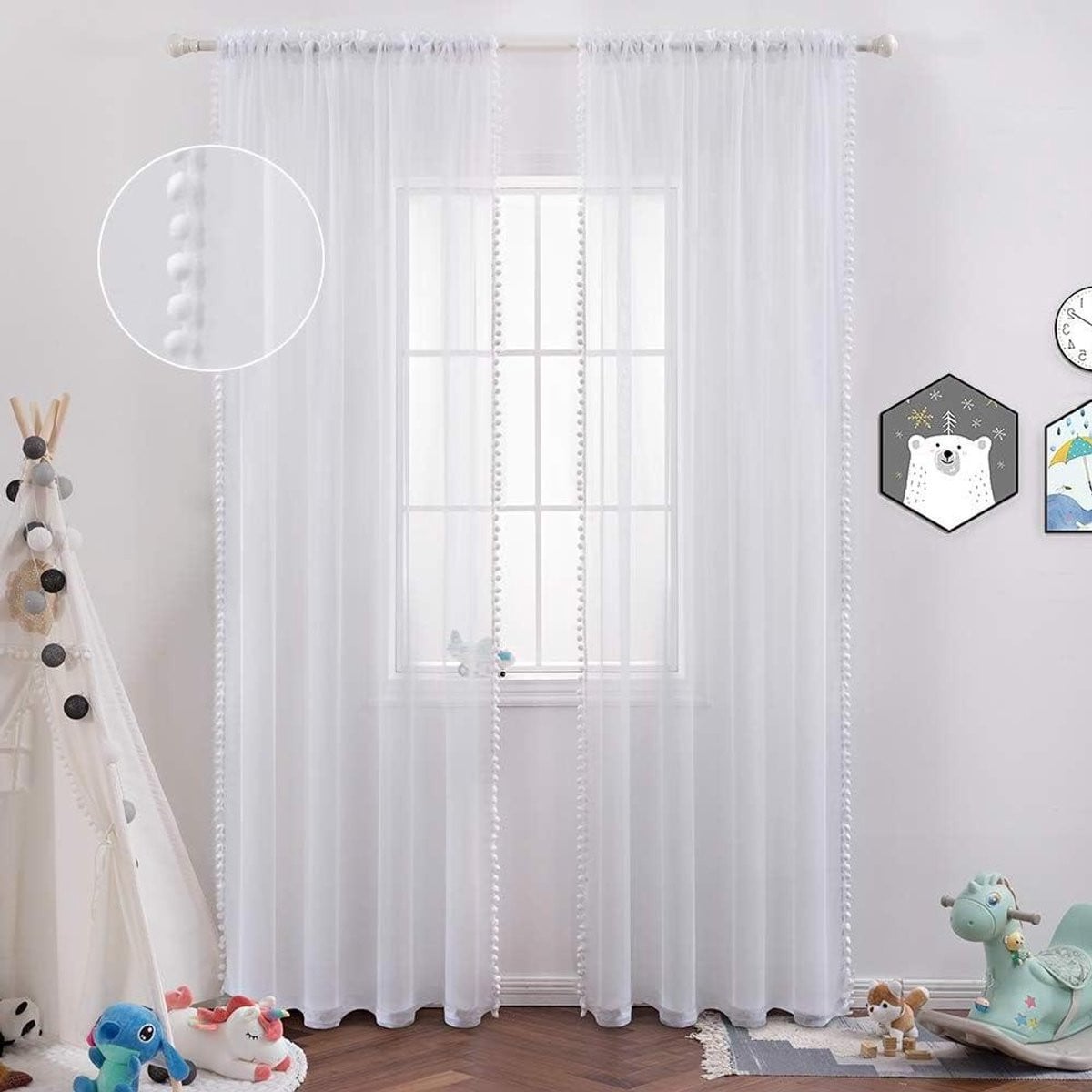 Wit Vitrage Gordijn met Pompons - Decoratieve Semi-transparante Raambekleding - 145 x 140 cm