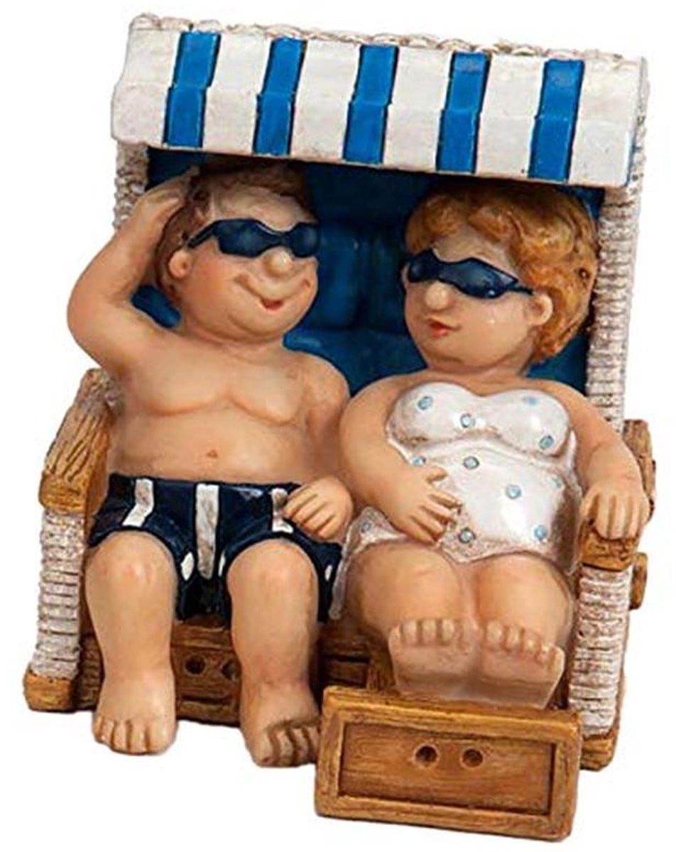 Decoratieve figuur vakantiepaar op het strand van polystone