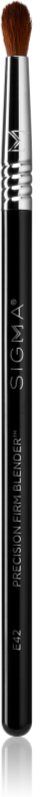 Sigma Beauty Eyes E42 Precision Firm Blender™ Brush pinceau d’application précise de fards à paupières 1 pcs