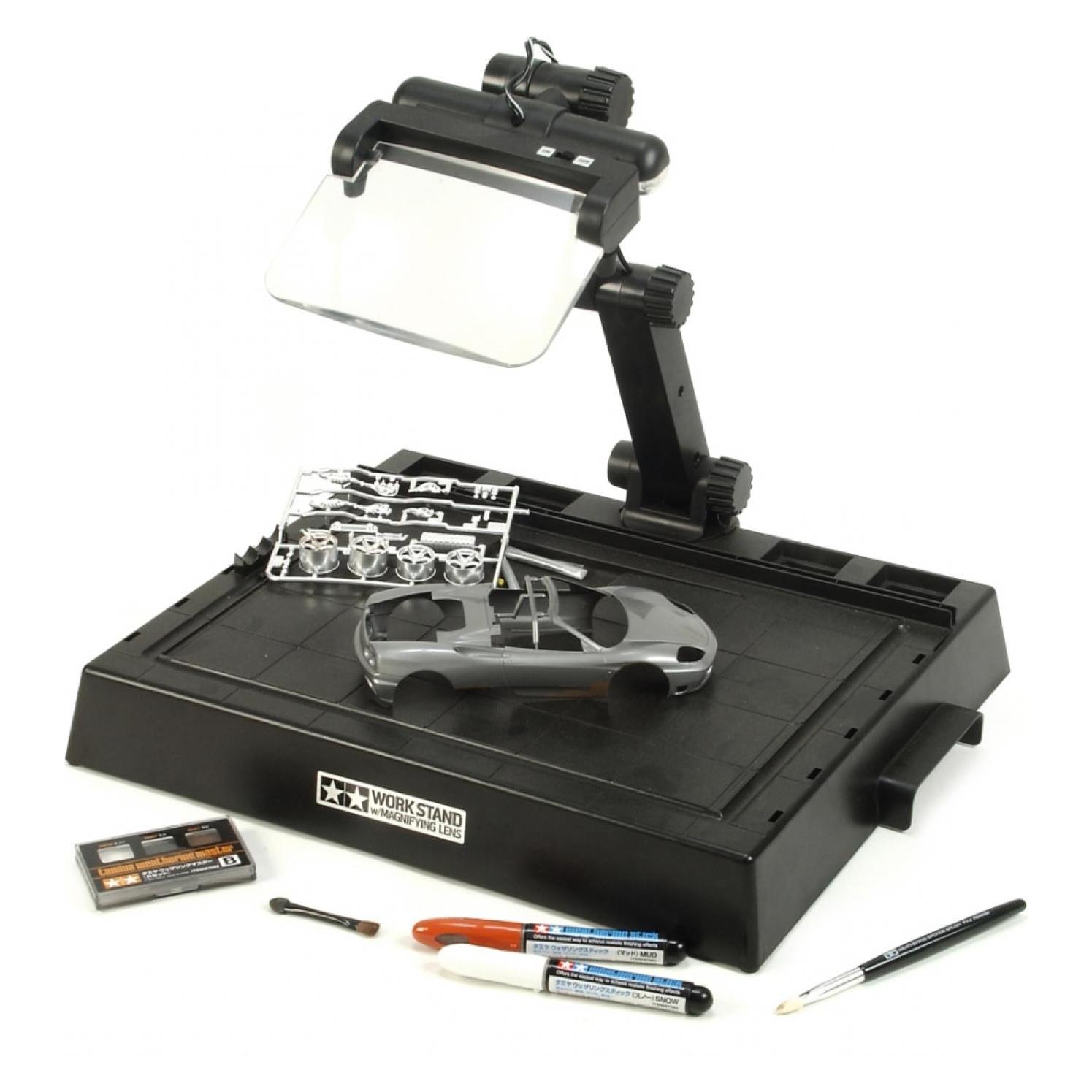 Tamiya Workstation mit Licht und Lupe (TAM 74064)