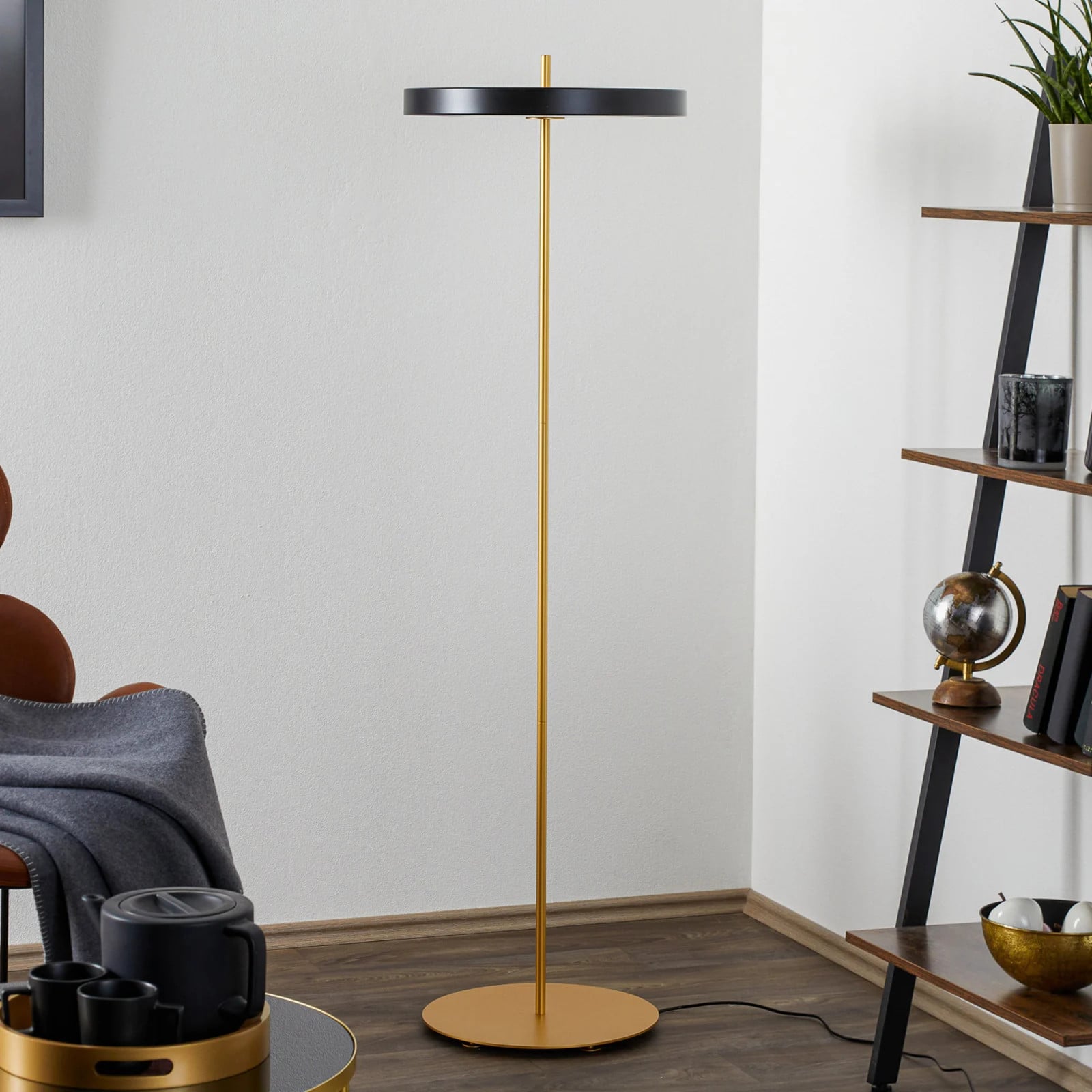 Umage Asteria Vloerlamp - Black/Gold/Brass - Metaal