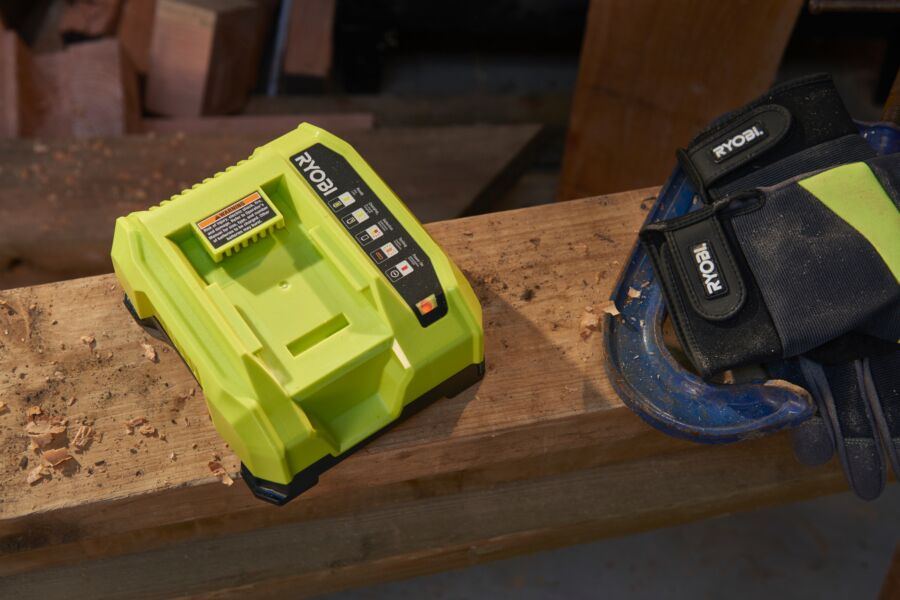 Ryobi CARICABATTERIE RAPIDO 36V