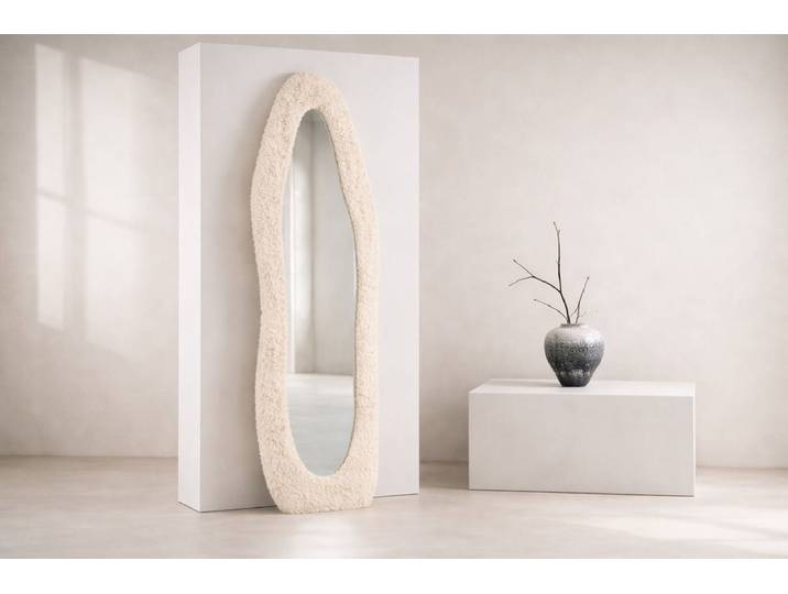 Spiegel Rachel - in Beige mit Kunstfellrahmen - Beige - Luxusbetten24