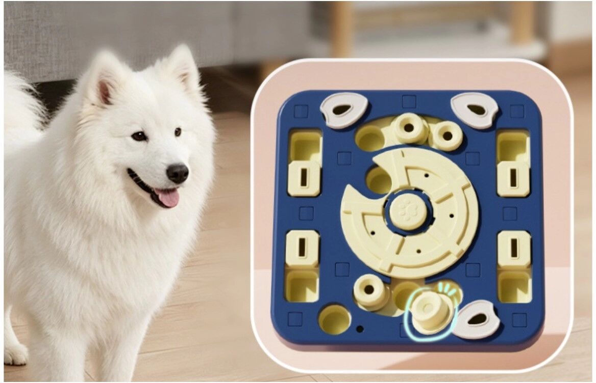 INF Interaktives Leckerli-Puzzle für Haustiere – Slow Feeder mit Quietscher, quadratisches Blatt-Design, Tiefblau